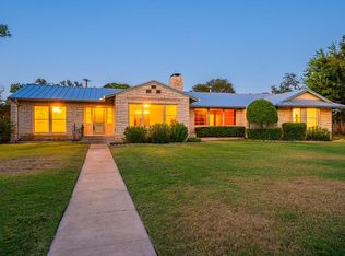 624 W Water St, Kerrville, TX 78028