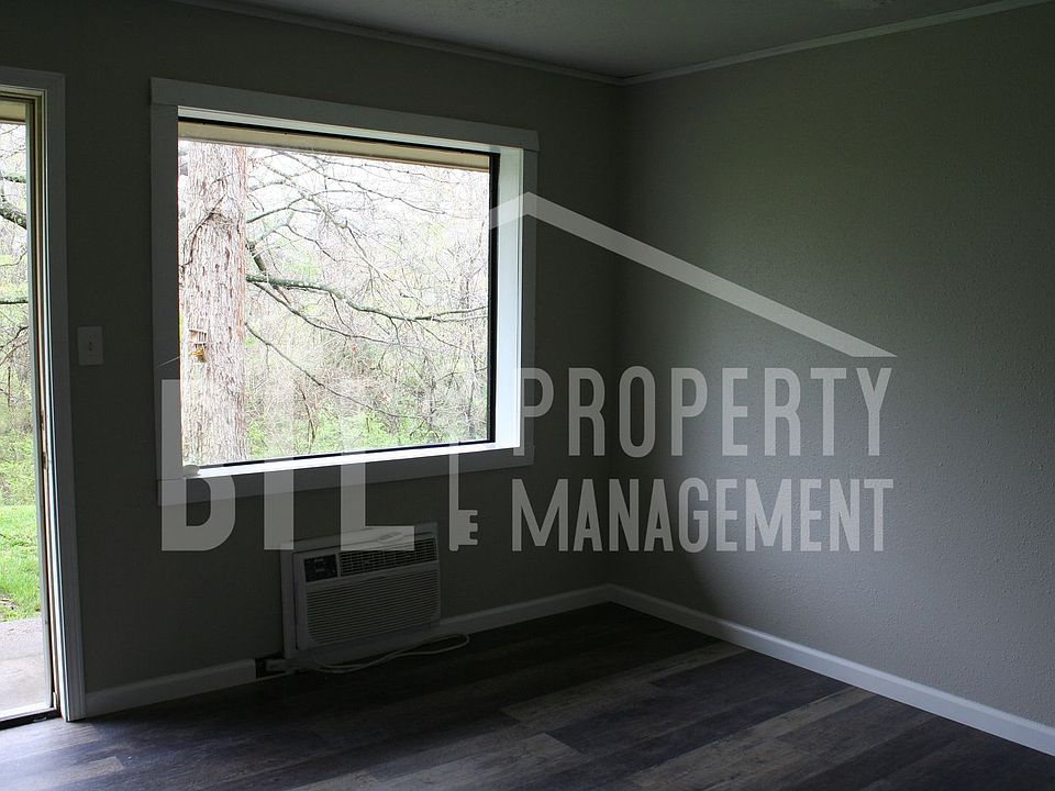 1st image of 208 S Old County Road 324 /1
