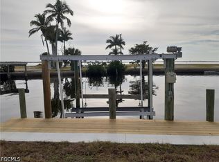 2585 3rd St, Matlacha, FL 33993