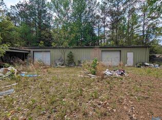 35 Fambrough Dr, Gadsden, AL 35901