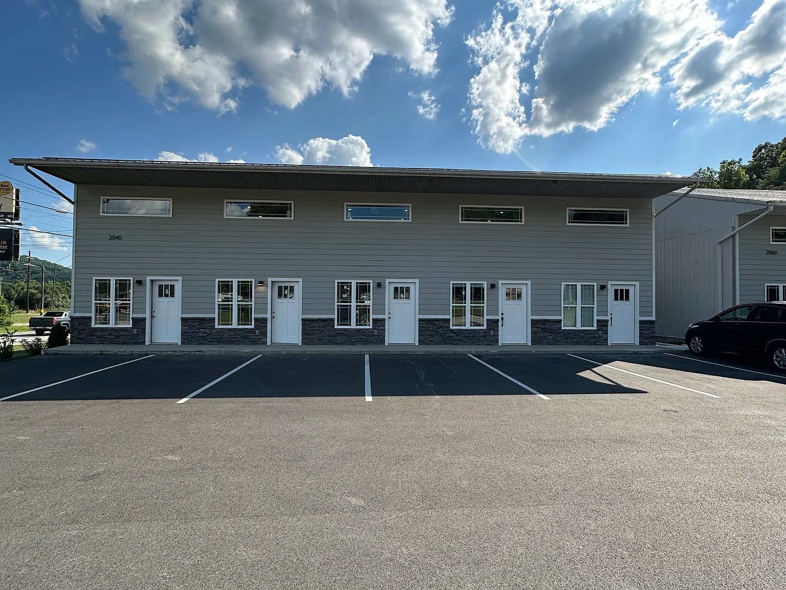 2100 US Highway 60 E — Photo 1
