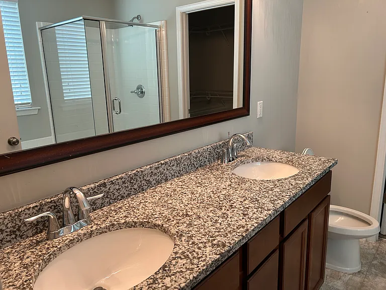 529 Finnegan Ln — Photo 10