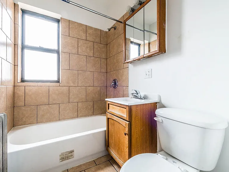 7440 S Phillips — Photo 24