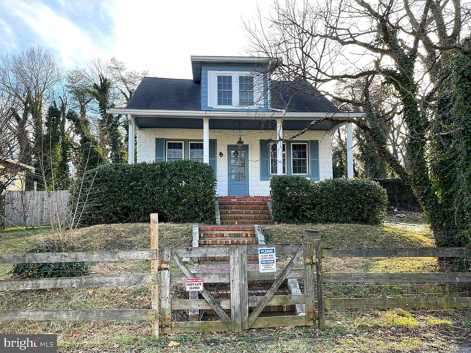2nd image of 3021 Indiana Ave