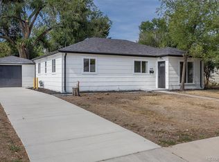 945 Uvalda St, Aurora, CO 80011