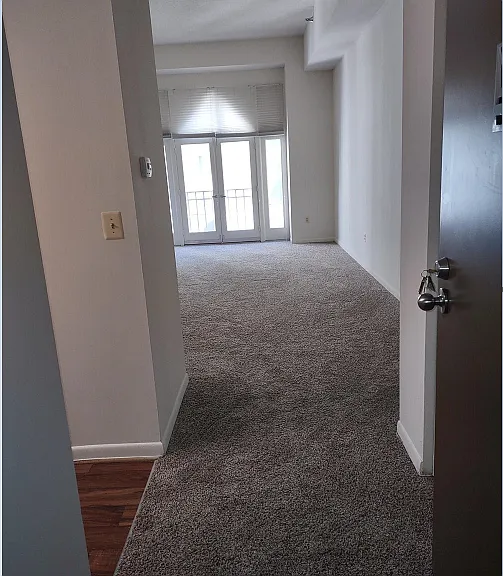 Marlboro Classic Apt & Redwood Square — Photo 68