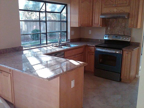 4th image of 32908 Oakdale St