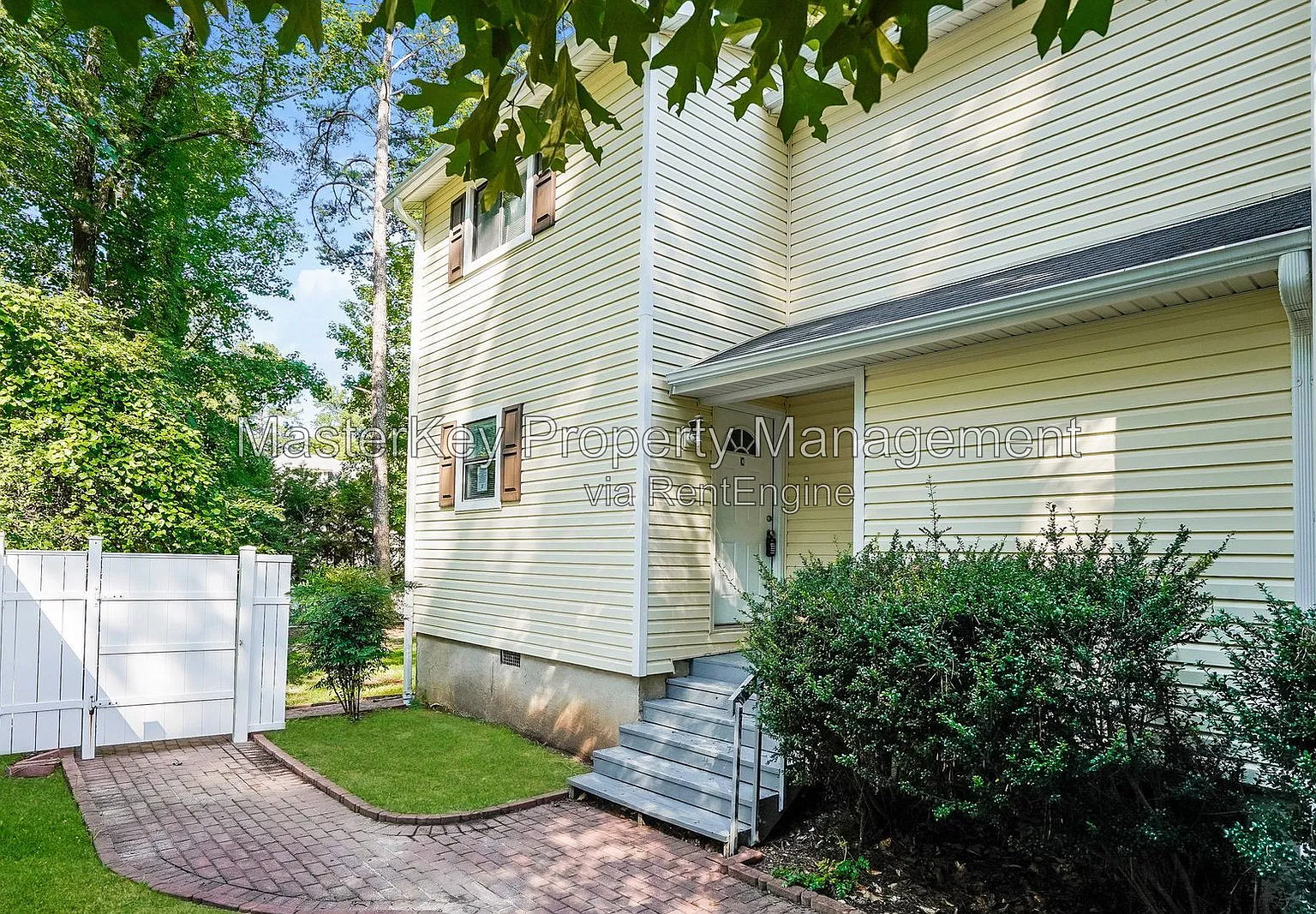 2 bed, 2.5 bath, 1175 sqft, $1,600 — Photo 1