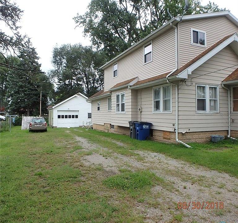 2nd image of 4926 Ridgedale Rd
