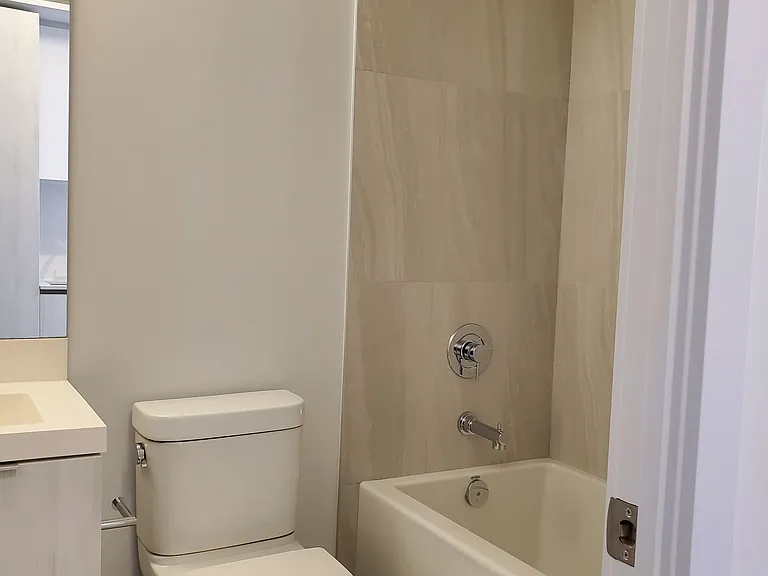 5858 Yonge St #2511 — Photo 8