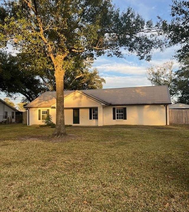 1st image of 5109 Powell Ln