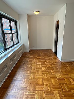 4th image of 412 E 55th St APT 9E