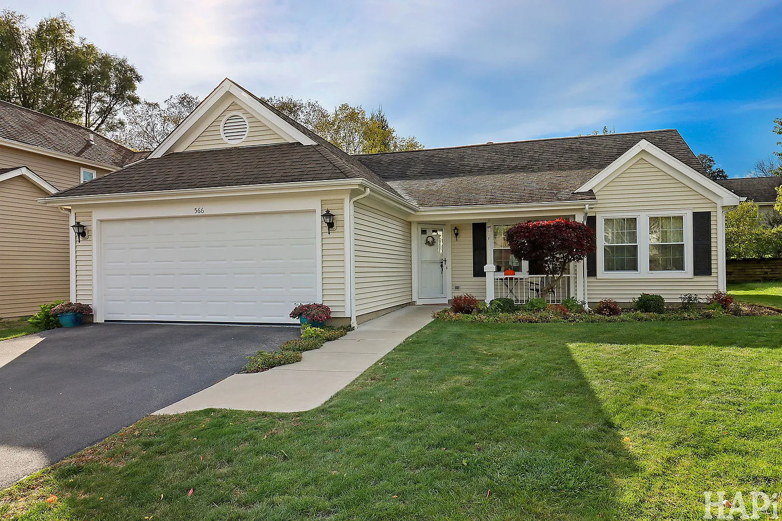 566 Greenbay Ct photo 1