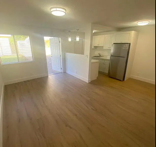 2325 Arthur St — Photo 4