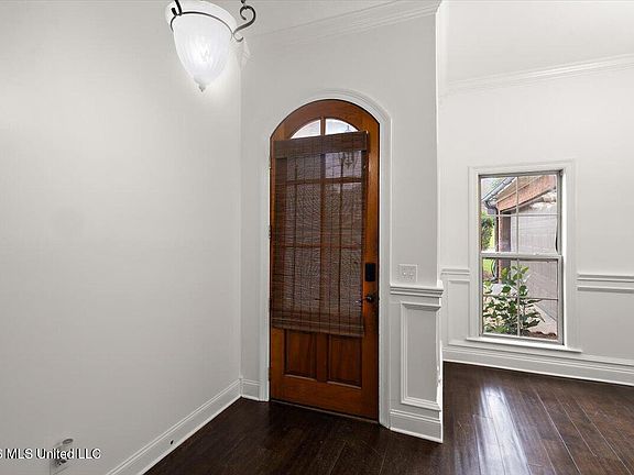 4th image of 504 Asbury Lane Dr