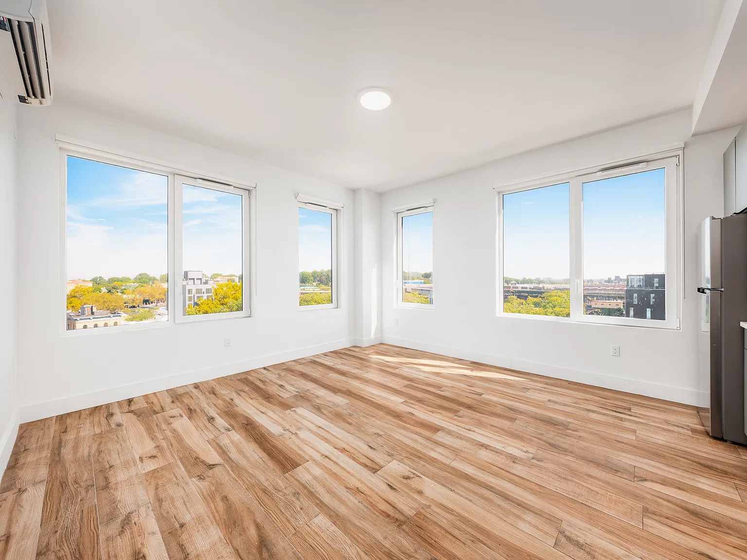 2258 Fulton St — Photo 3