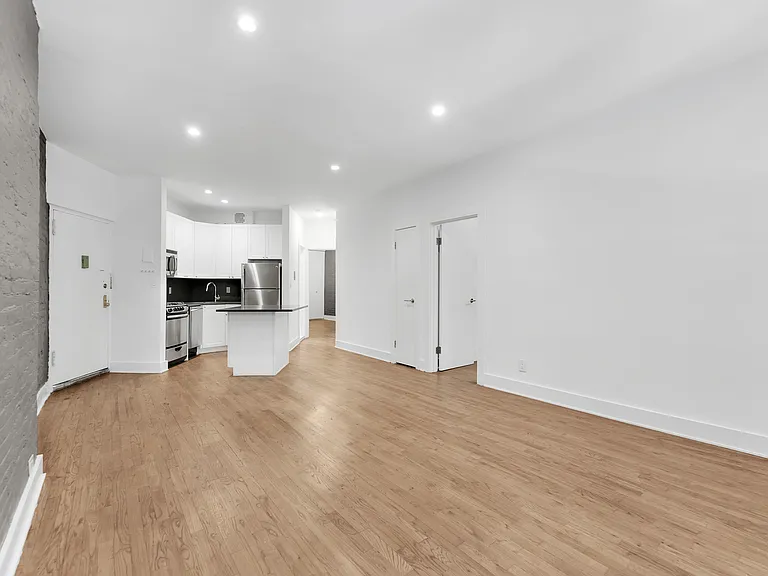 220 E 95th St #2A — Photo 3