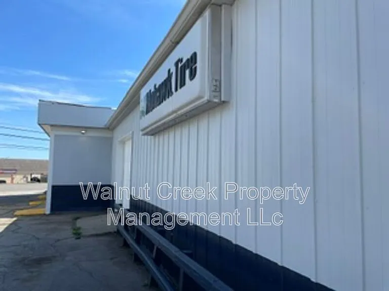 6015 Lake Ave #SUTTON STATION FORMA — Photo 6
