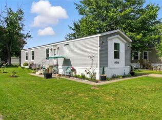 1556 Clarius Cir E, Streetsboro, OH