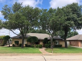 7824 Silveridge Dr, Fort Worth, TX 76133