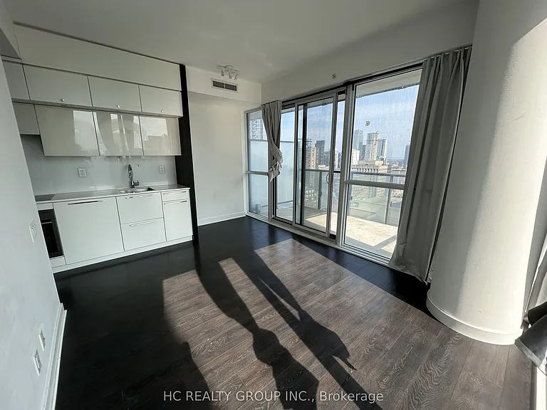 15 Grenville St #2303 — Photo 5