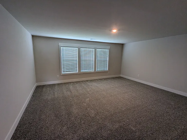 416 Roderick Ln — Photo 23