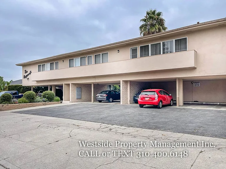 1555 S Hayworth Ave #16 — Photo 9