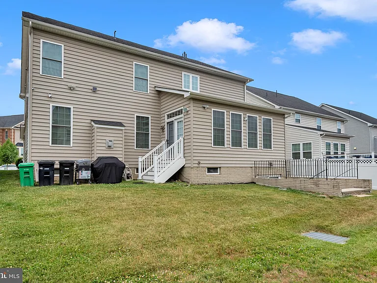 14611 Highbury Ln — Photo 35