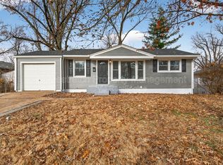 315 Saint Anthony Ln, Florissant, MO 63031