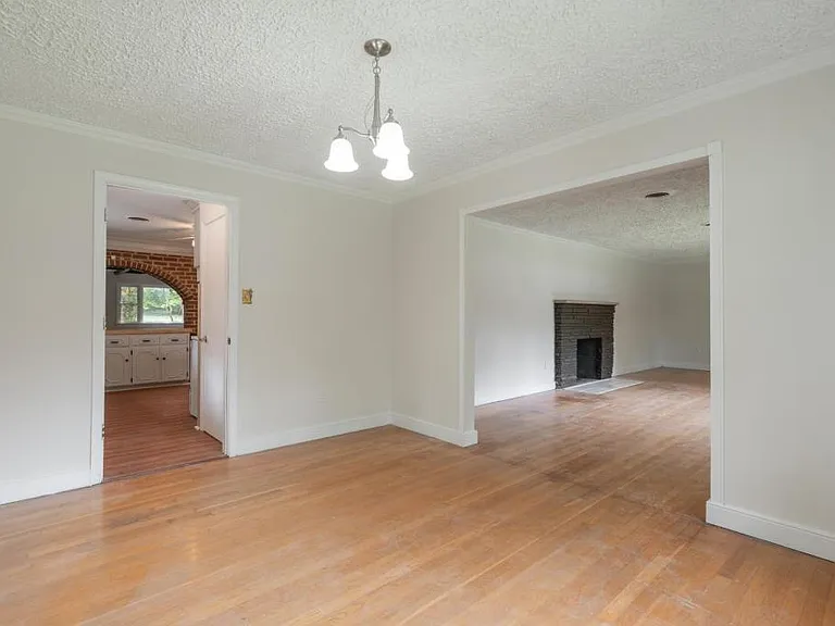 2337 Renfro Rd N — Photo 11