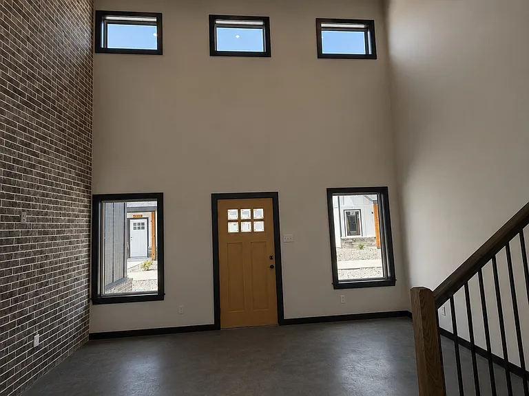 215 E Avenue K #B — Photo 14