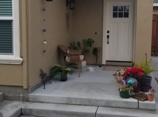 1521 Jenner Ct #200, Hollister, CA 95023