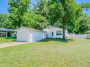 2355 Buttonwood Ct, Florissant, MO 63031