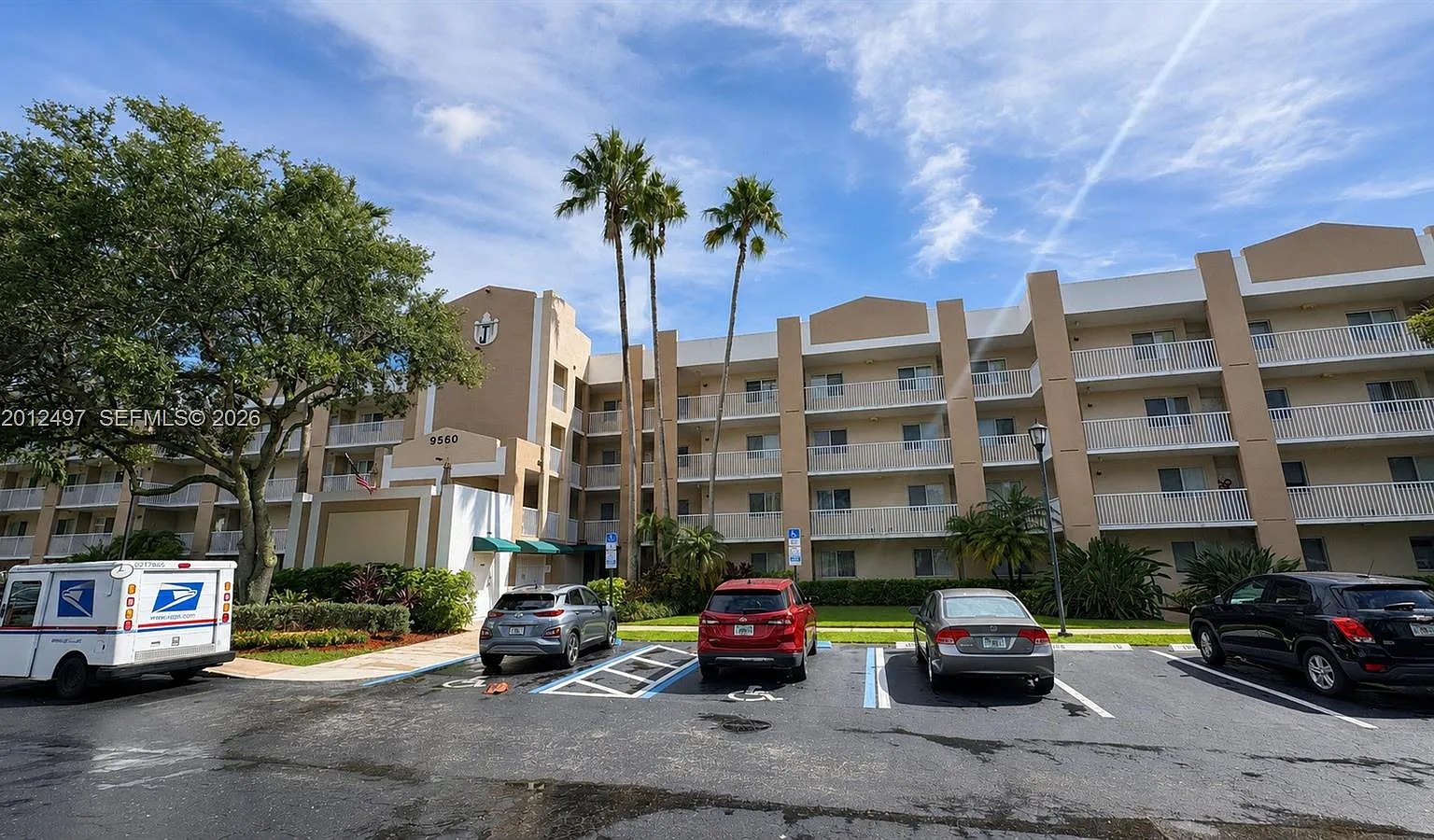 Weldon Condominium J — Photo 1