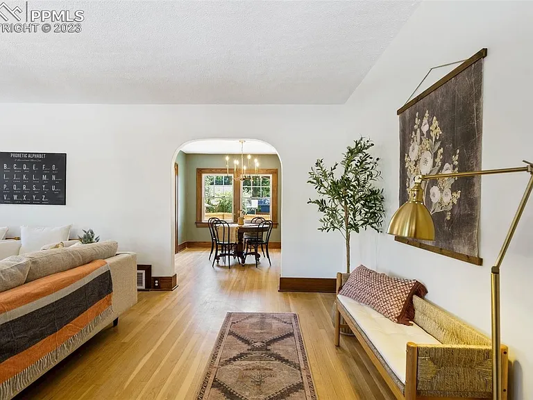 1609 E Platte Ave — Photo 5