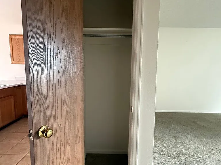 5307 Imperial Ct — Photo 4