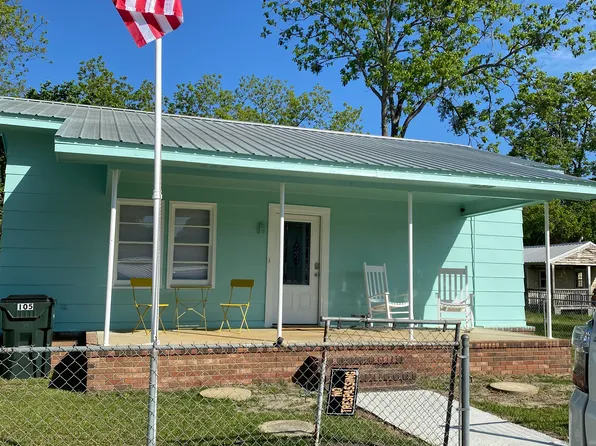 105 NE Railroad Ave, Lyons, GA