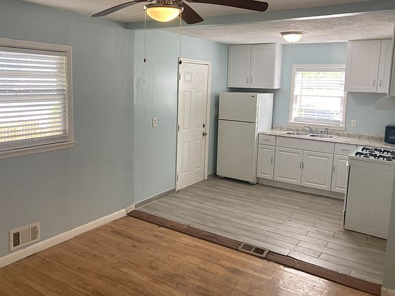 Unit B Living Area 2