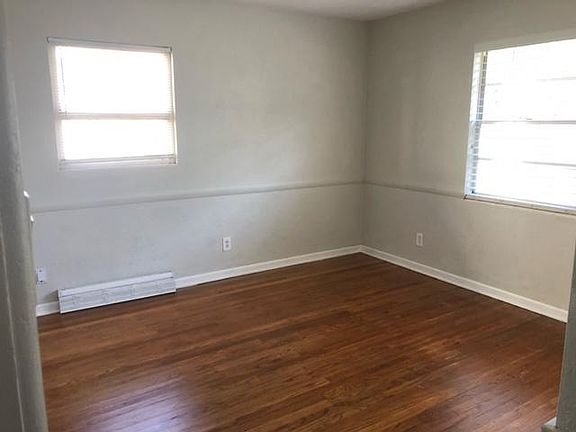 4th image of 312 S Lost Lake Ln
