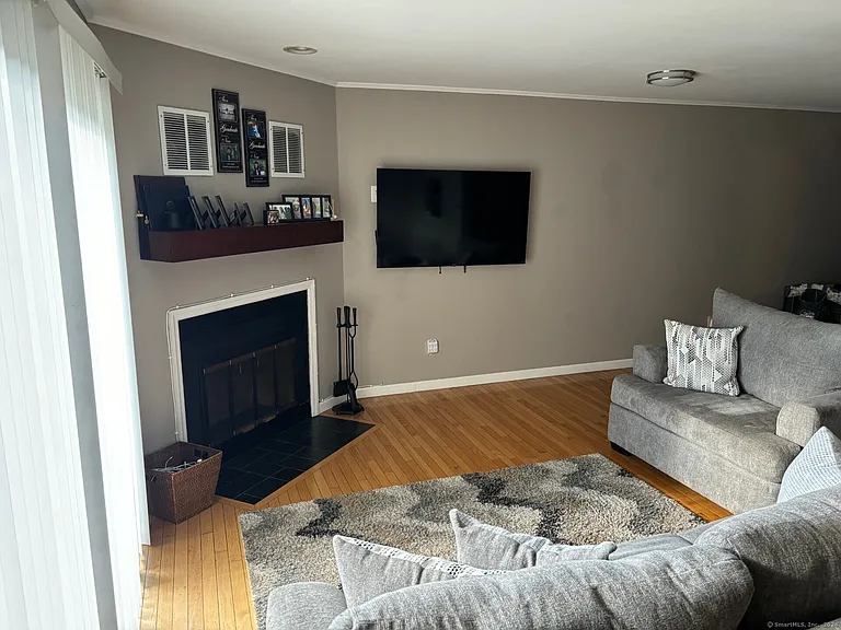 291 Hope St #A6 — Photo 4