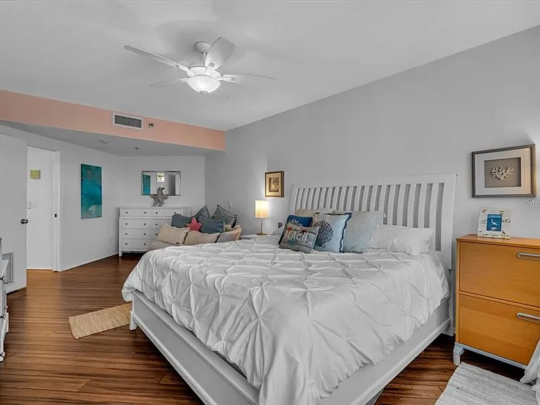 5621 Gulf Of Mexico Dr #102 — Photo 15