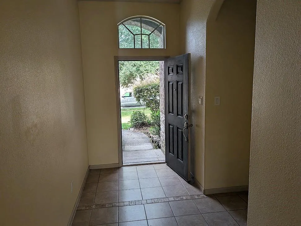 3 bed, 2.0 bath, 1663 sqft, $1,895 — Photo 4