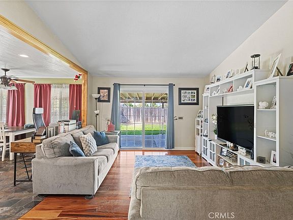 3rd image of 9257 Devon St
