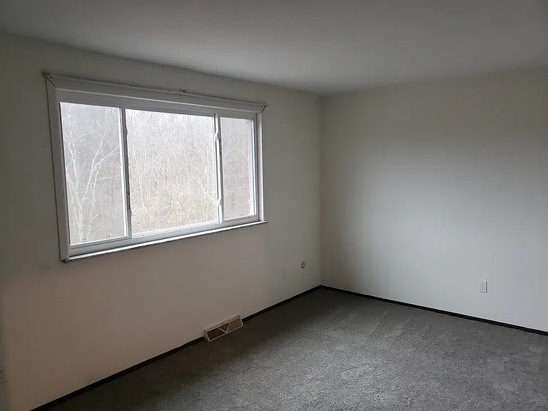 Hampshire Estates Apartments and Self Storage — Photo 75