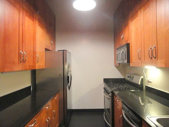 5th image of 95 Horatio St APT 201
