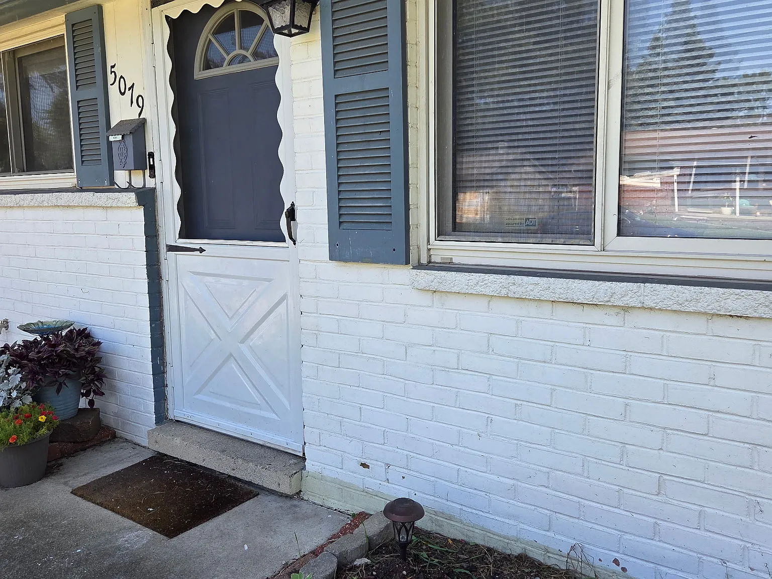 3 bed, 1.5 bath, 1410 sqft, $1,650 — Photo 2
