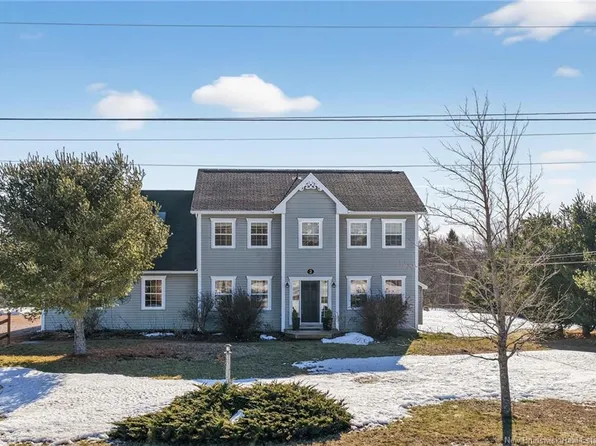 2 Sunrise Rdg, Sackville, NB E4L 4S5