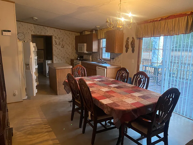 Onyx Ave — Photo 2