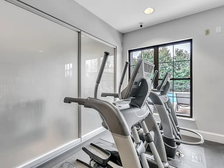 27 Station Ct — Photo 14