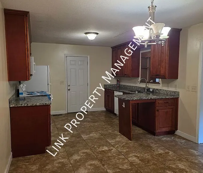 5407 Winniespan Rd — Photo 4